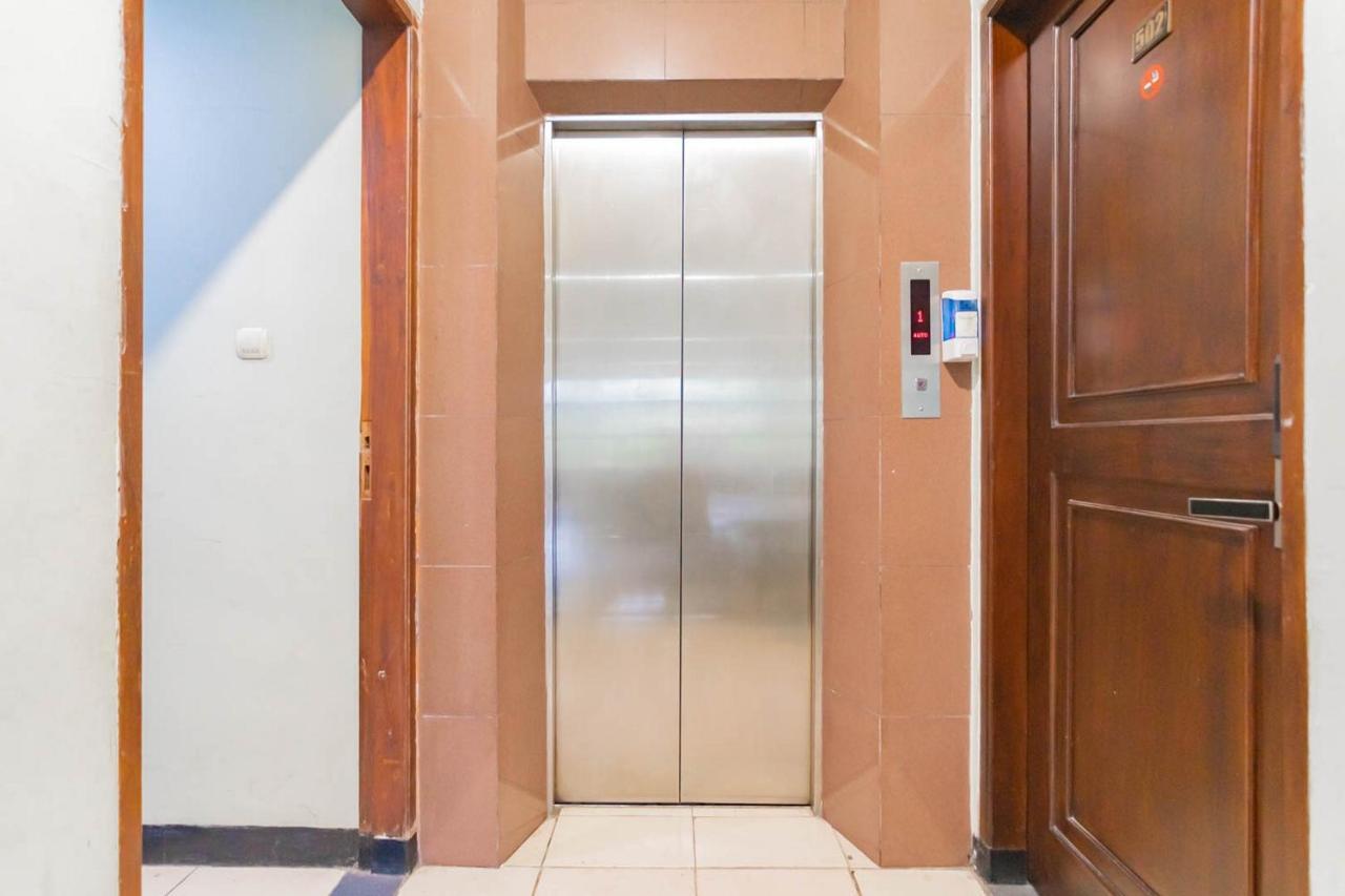 Cihampelas Hotel 2 Mitra Reddoorz Bandung Exterior foto