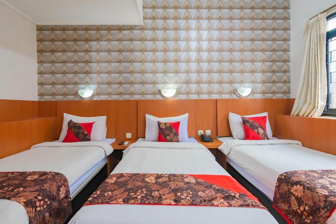 Cihampelas Hotel 2 Mitra Reddoorz Bandung Exterior foto