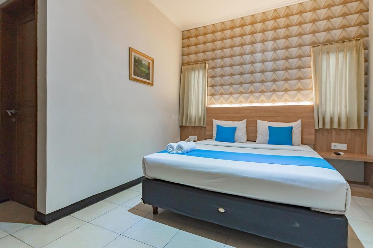 Cihampelas Hotel 2 Mitra Reddoorz Bandung Exterior foto